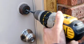 Security Locksmith Services Chicago, IL 312-288-7594 - 13-Key-Broke-In-Lock